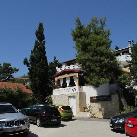 Novalja Guesthouse Economy Rooms Экстерьер фото