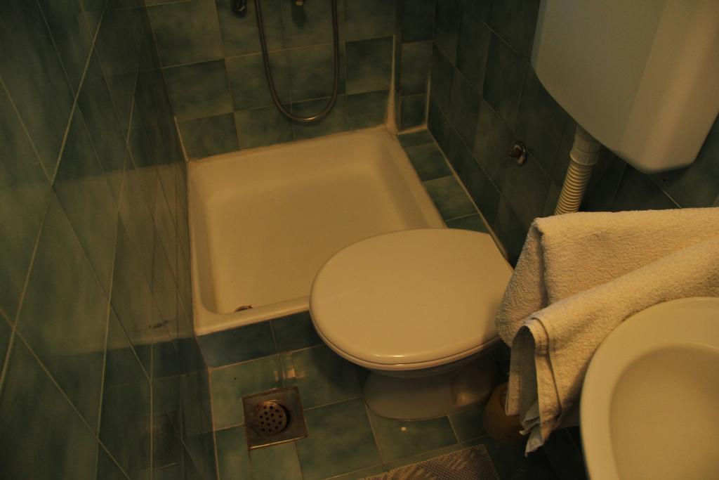 Novalja Guesthouse Economy Rooms Экстерьер фото