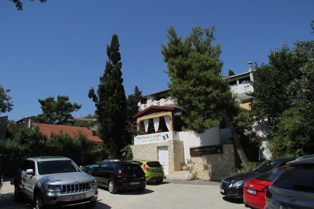 Novalja Guesthouse Economy Rooms Экстерьер фото